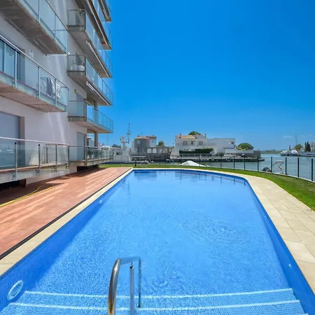 In With Pool Apartment